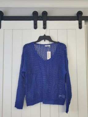 AI'MAGE Womens Crochet Top Long Sleeve Hollow Out Swim Cover Up. NEW!